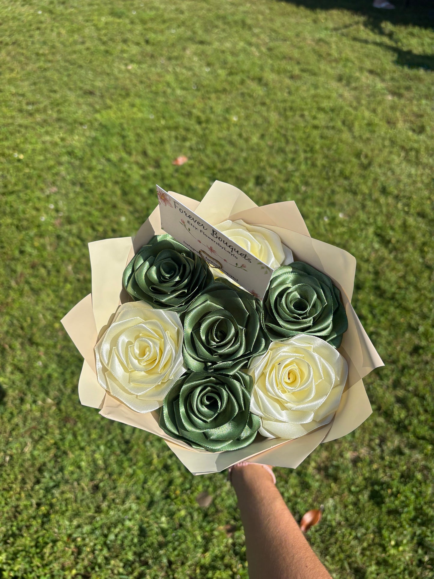 Green & Cream Colored 7 Rose Ribbon Bouquet